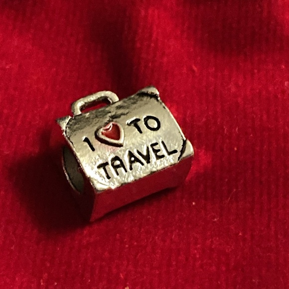 ๐งณ NWOT - I โค๏ธ To Travel Suitcase - Silvertone Slider Charm ๐งณ - Picture 3 of 6